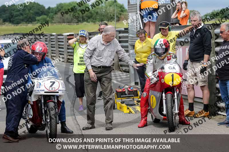 Vintage motorcycle club;eventdigitalimages;mallory park;mallory park trackday photographs;no limits trackdays;peter wileman photography;trackday digital images;trackday photos;vmcc festival 1000 bikes photographs
